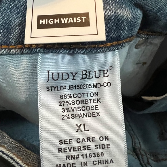Judy Blue high waisted light wash moisture wicking longer inseam denim shorts XL - Picture 6 of 6